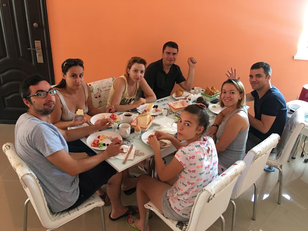 Hostel Denisa Buzau Bagian luar foto